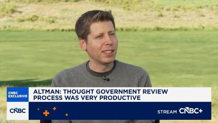 Sam Altman, CEO OpenAI, chia sẻ quan điểm về sự phát triển của các mô hình AI nguồn mở Trung Quốc trong bối cảnh cạnh tranh toàn cầu.