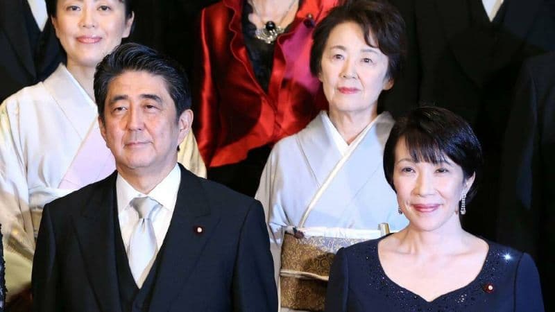 Sanae Takaichi cùng cựu Thủ tướng Shinzo Abe, thể hiện di sản chính trị.