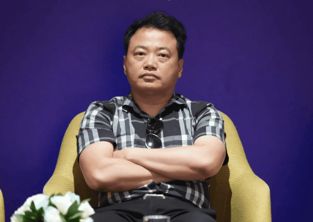 Shark Bình, nhân vật chính trong vụ án AntEx, bị khởi tố và tạm giam.