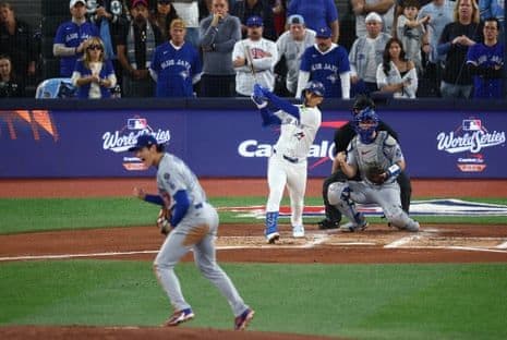 Siêu sao Shohei Ohtani của Dodgers phản ứng sau khi thực hiện cú strikeout trong Game 7.