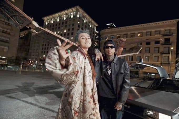 Sơn Tùng M-TP và rapper Tyga tại Los Angeles, biểu tượng cho sự hợp tác quốc tế trong MV 'Come My Way'.