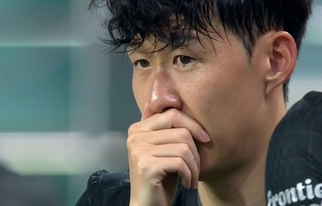 Son Heung-min bật khóc trong trận đấu cuối cùng cho Tottenham