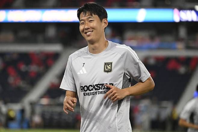Son Heung-min khởi động trước trận đấu lịch sử giữa LAFC và St. Louis CITY SC tại MLS.