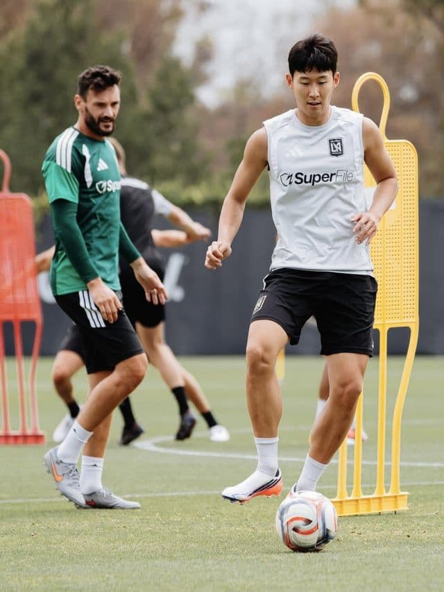 Son Heung-min, ngôi sao của LAFC, trong buổi tập, thể hiện tinh thần sẵn sàng cho trận derby El Tráfico.
