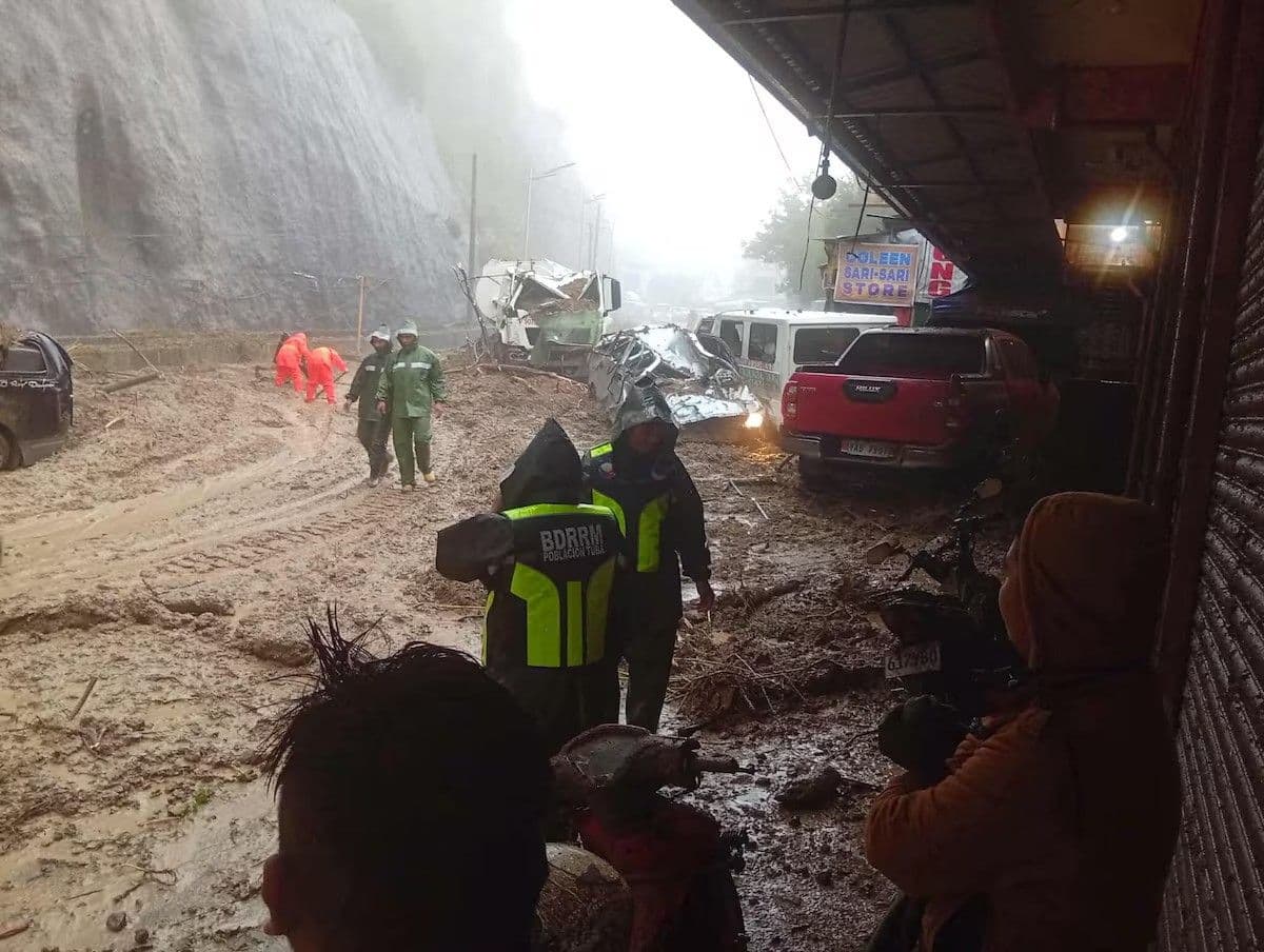 Sạt lở đất nghiêm trọng sau siêu bão Ragasa ở Philippines, minh họa sức tàn phá của thiên tai.