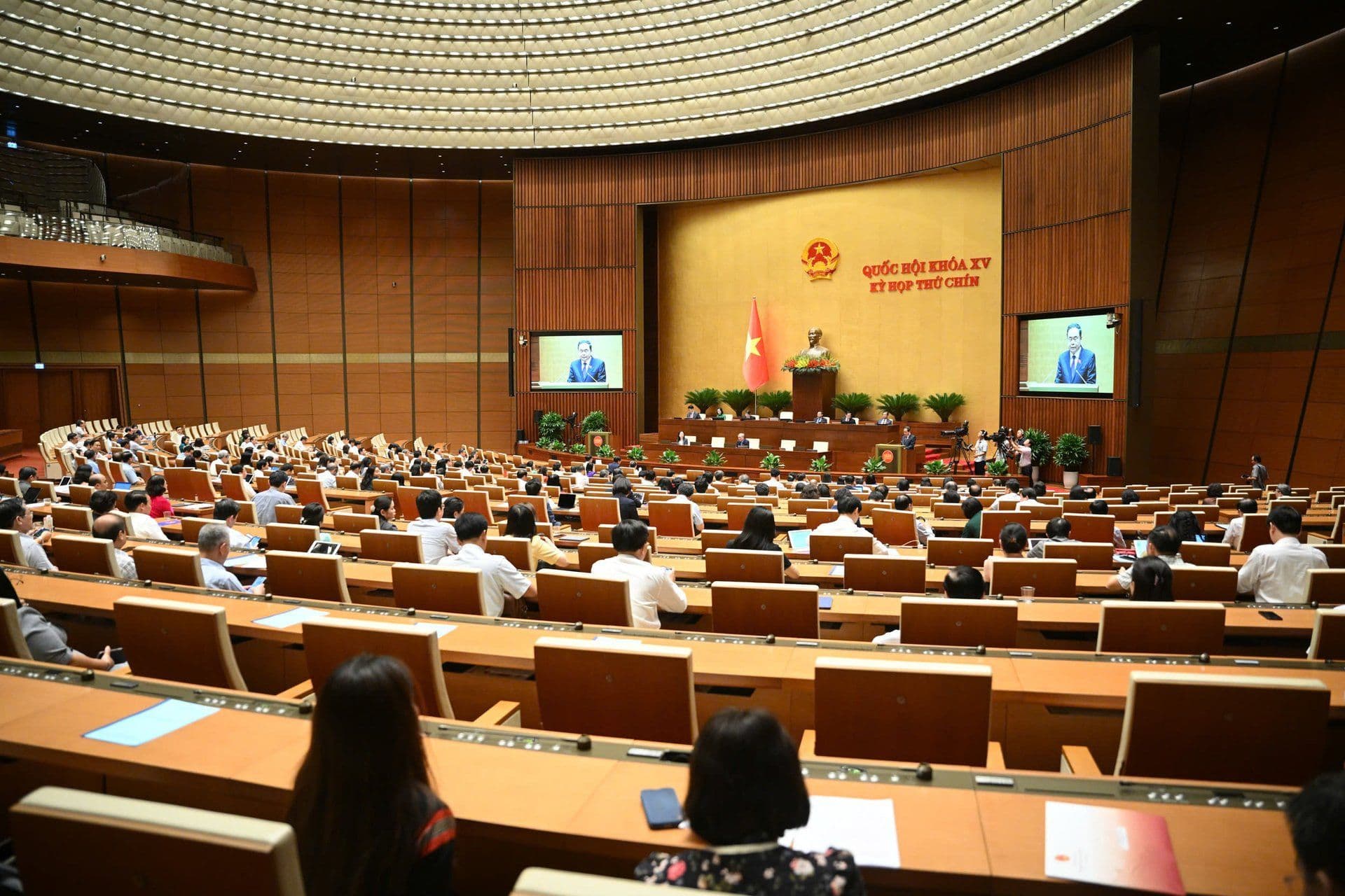 Symbolic imagery of building or foundation