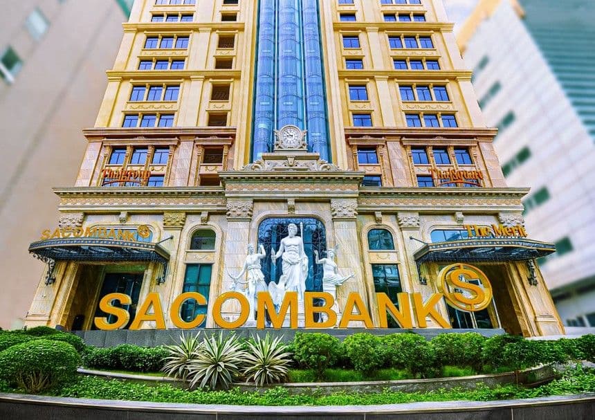 Tòa nhà hiện đại của Sacombank, biểu tượng cho sự phát triển và chuyển đổi nhanh chóng của ngân hàng.