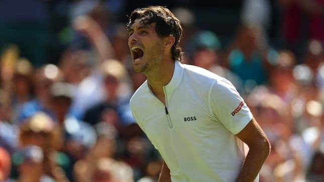 Taylor Fritz thể hiện sự quyết tâm trong trận bán kết Wimbledon