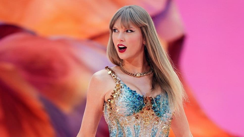 Taylor Swift biểu diễn đầy năng lượng trên sân khấu Eras Tour, thể hiện sức mạnh của cộng đồng Swifties.