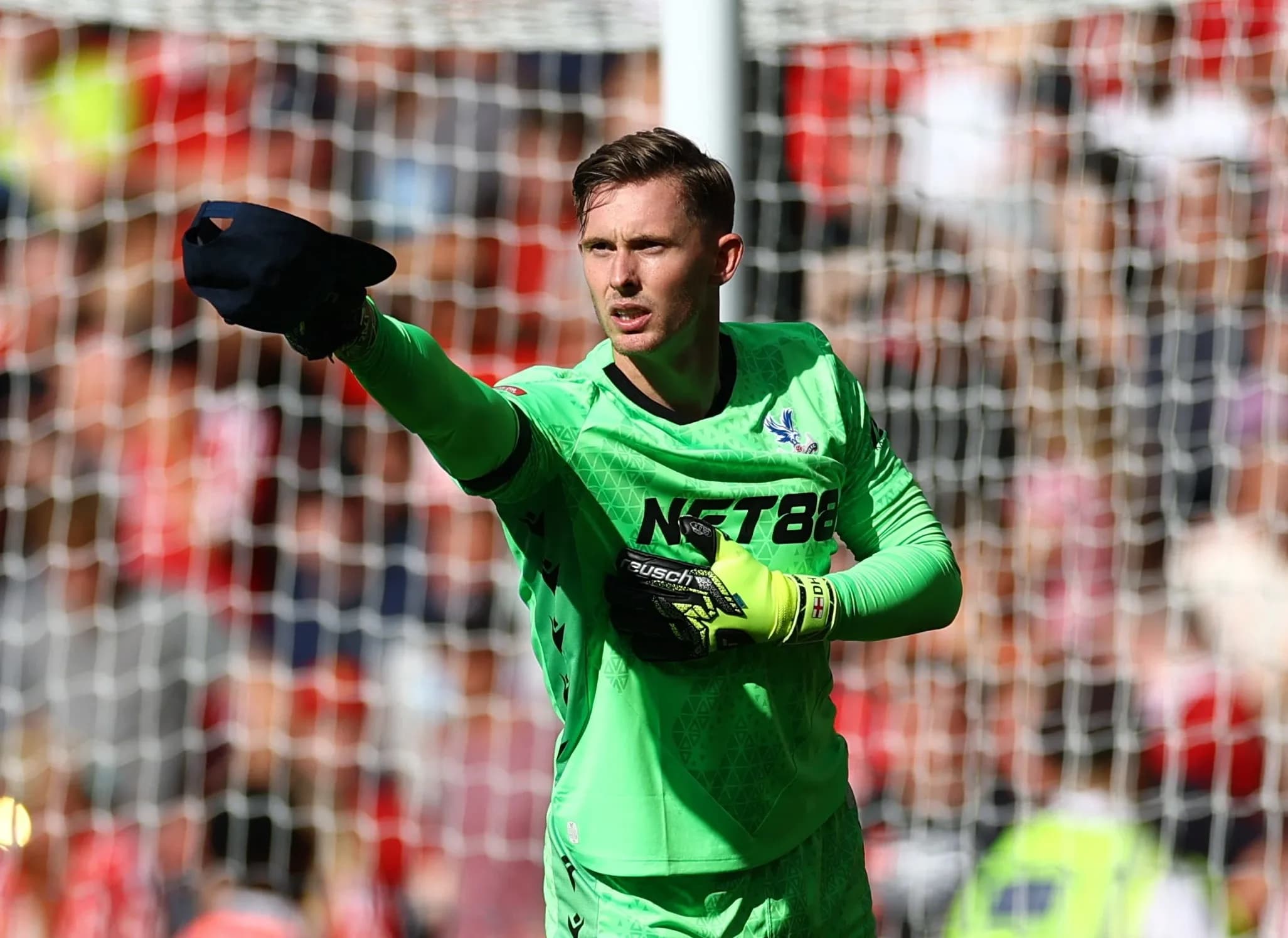 Thủ môn Dean Henderson của Crystal Palace với màn trình diễn xuất thần.