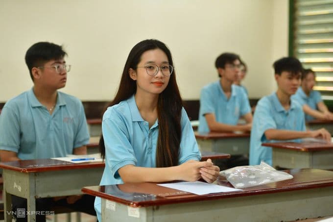 Thí sinh tham gia kỳ thi tốt nghiệp THPT, chuẩn bị cho xét tuyển đại học