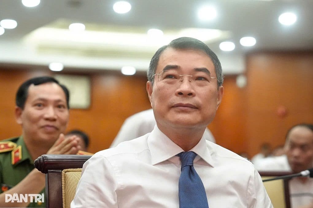 Thủ tướng Việt Nam lắng nghe và định hướng cho mục tiêu tăng trưởng bền vững và hạnh phúc của nhân dân