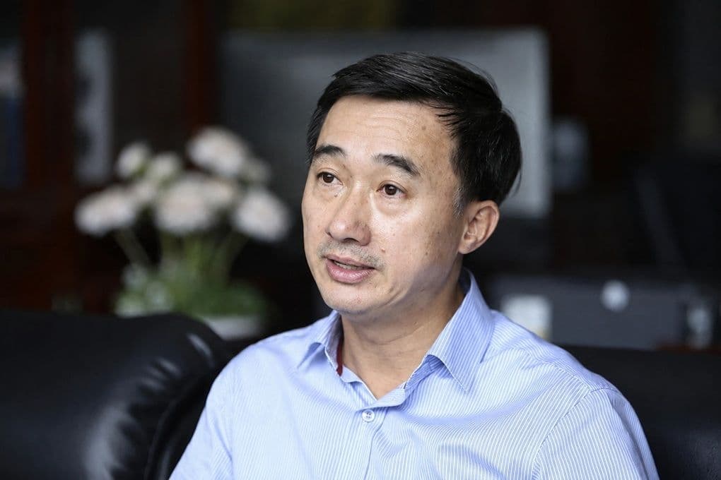 Thứ trưởng Bộ Y tế Trần Văn Thuấn, nhân vật trung tâm vụ án nhận hối lộ, bị khởi tố và bắt tạm giam.
