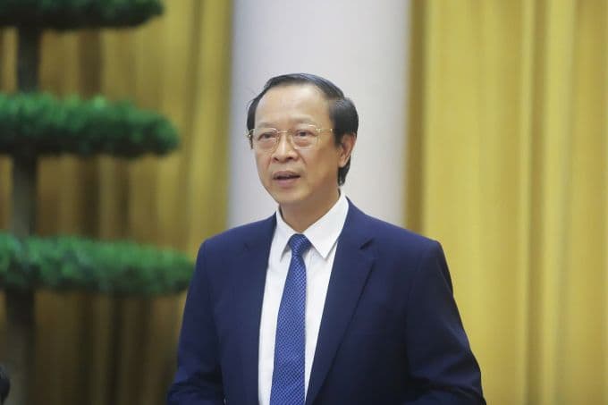 Thứ trưởng Giáo dục và Đào tạo Phạm Ngọc Thưởng phát biểu về chính sách lương và vị thế của giáo viên Việt Nam.