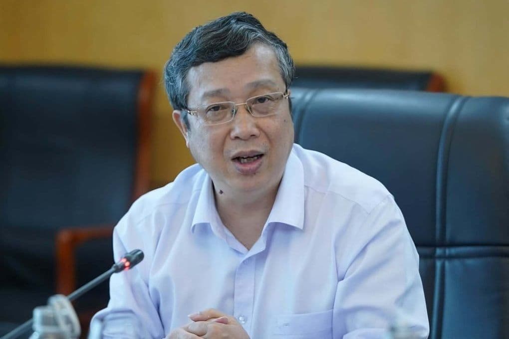 Thứ trưởng Hoàng Trung phát biểu, người bị khởi tố vì nhận hối lộ và liên quan đến 'giấy phép con' trong ngành nông nghiệp.