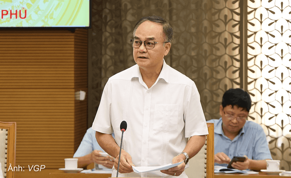 Thứ trưởng Nội vụ Vũ Chiến Thắng phát biểu về chính sách hưu trí xã hội tại một cuộc họp