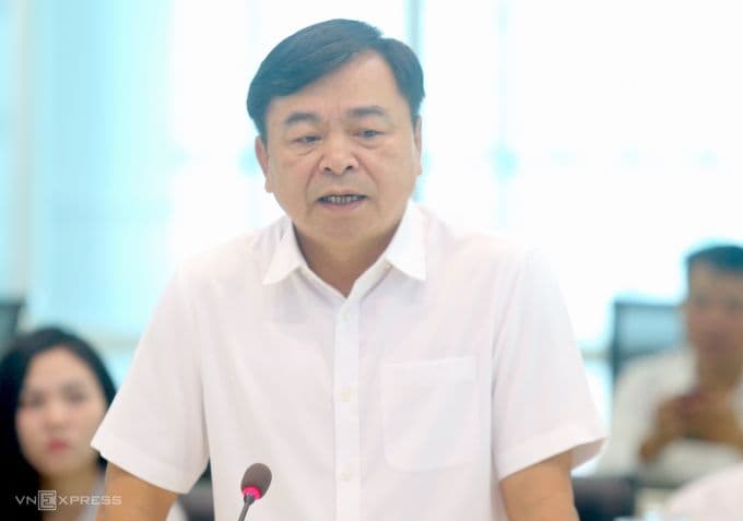 Thứ trưởng Nông nghiệp và Môi trường chỉ đạo công tác ứng phó khẩn cấp với bão số 5