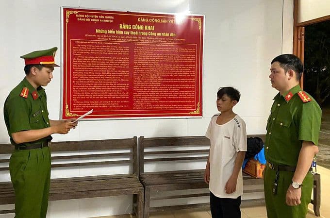 Thanh niên Hồ Văn Hiệp tại cơ quan công an, minh họa cho thực trạng người trẻ vướng lưới pháp luật.