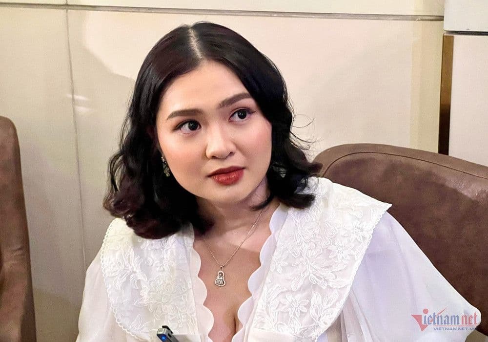 Thiện Nhân trong buổi phỏng vấn, gương mặt trầm tư, thể hiện sự trở lại sau biến cố.