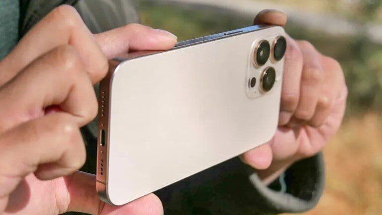 Thiết kế tinh tế và quen thuộc của dòng iPhone Pro mới