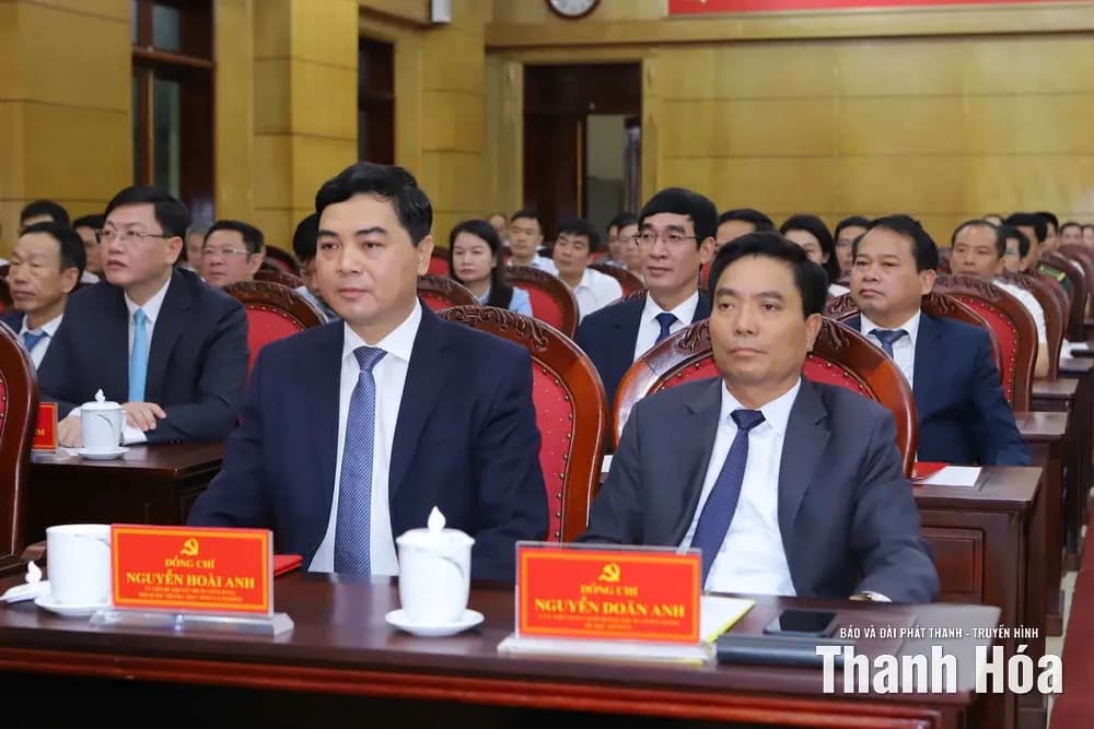 Thiếu tướng Nguyễn Hồng Phong tham dự hội nghị với vai trò Phó Bí thư Thường trực Tỉnh ủy Thanh Hóa.