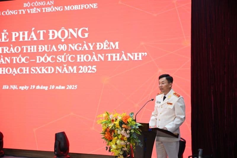 Thiếu tướng Trương Sơn Lâm phát động phong trào thi đua 'Đột phá, thần tốc' tại MobiFone.