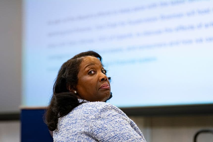 Thống đốc Fed Lisa Cook, nhân vật trung tâm trong vụ sa thải gây chấn động