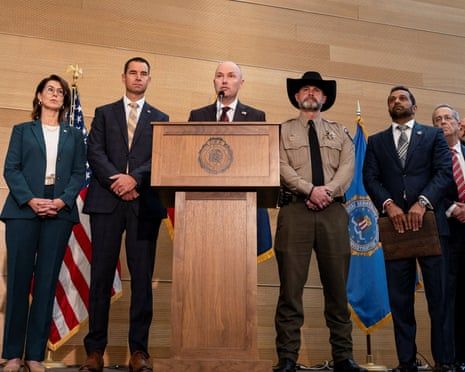 Thống đốc Utah Spencer Cox và các quan chức công bố thông tin về nghi phạm trong vụ sát hại Charlie Kirk.