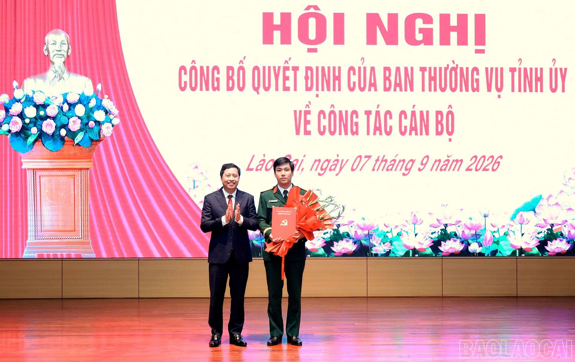 Thượng tá Lương Hoàng Giang nhận quyết định bổ nhiệm Phó Bí thư Thường trực Đảng ủy Quân sự tỉnh Lào Cai.