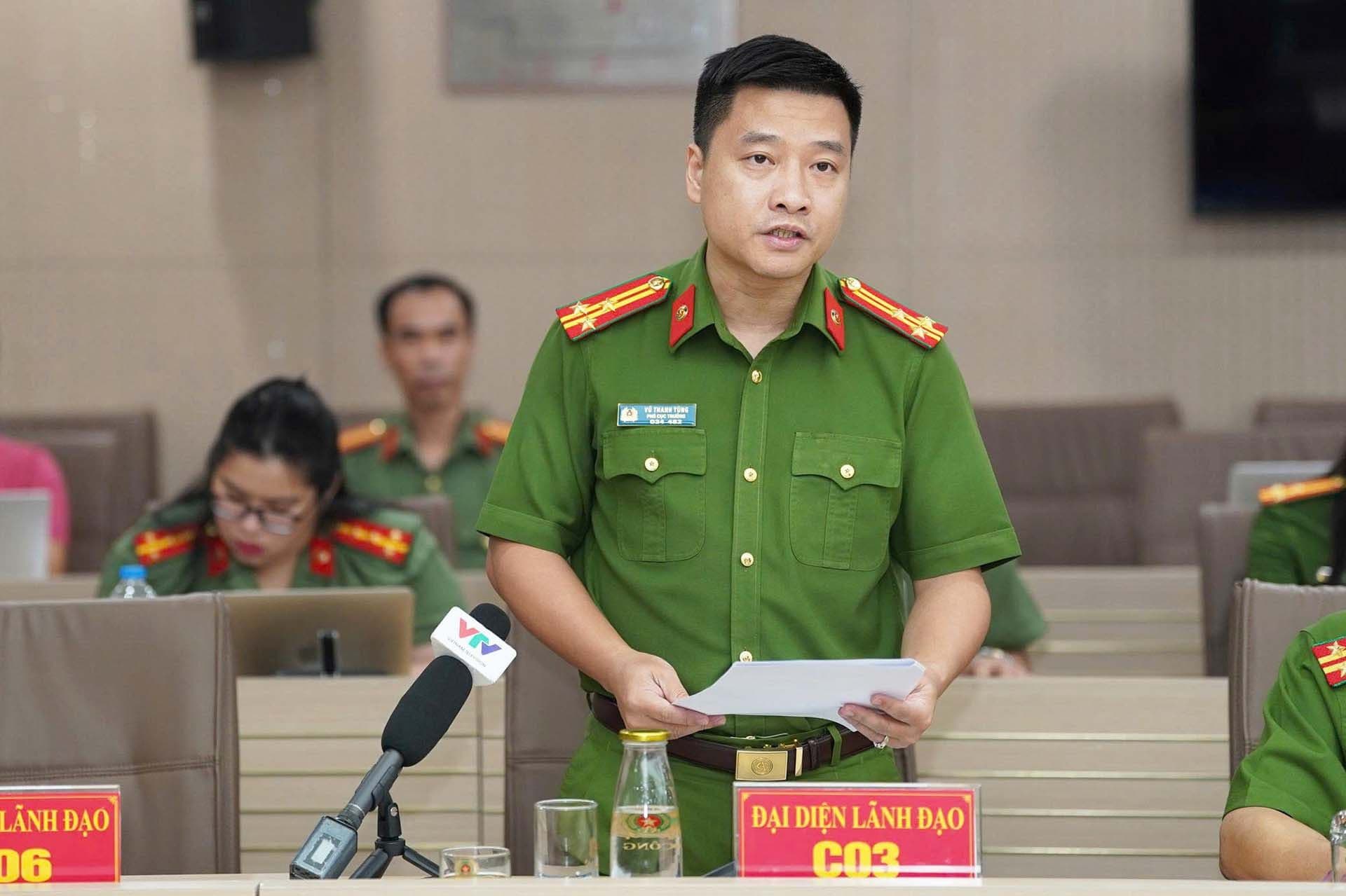 Thượng tá Vũ Thanh Tùng, Phó Cục trưởng C03, công bố thông tin khởi tố bà Phan Thị Mỹ Thanh về tội 'Nhận hối lộ'.