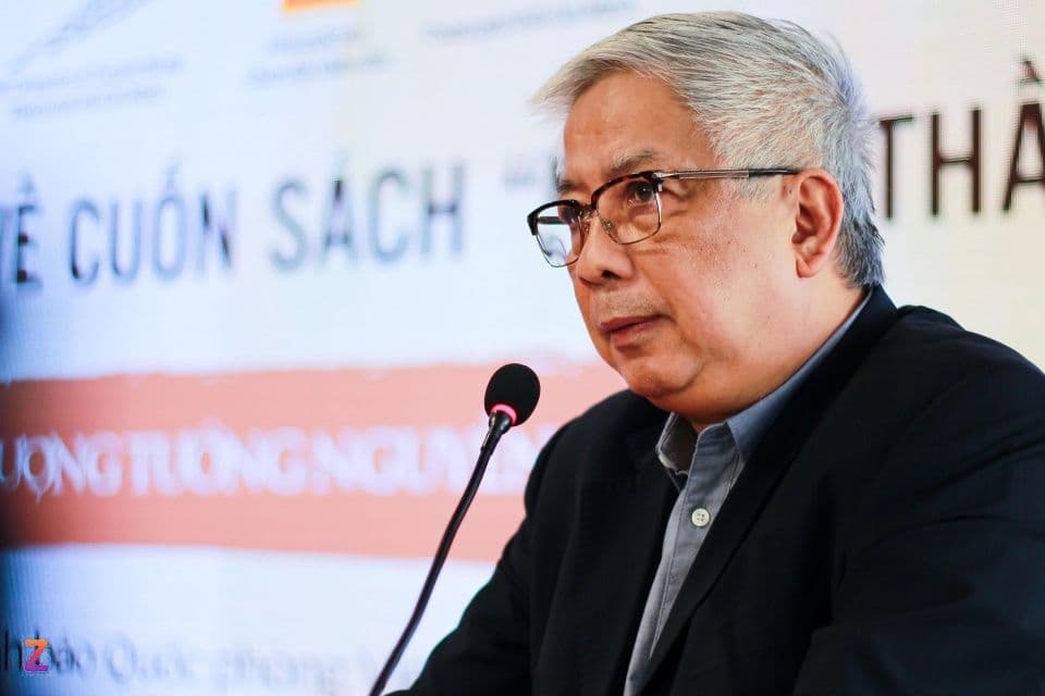 Thượng tướng Nguyễn Chí Vịnh phát biểu tại sự kiện ra mắt sách 'Hành trình vì hòa bình'.