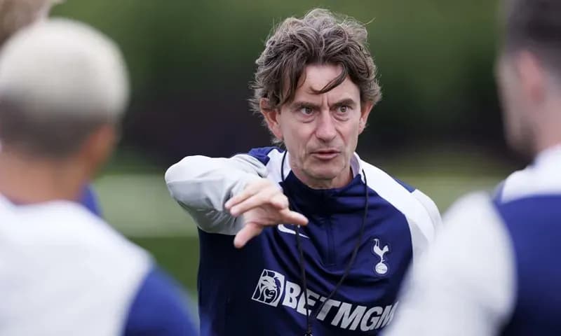 Thomas Frank, huấn luyện viên mới của Tottenham Hotspur, phát biểu về tham vọng đưa câu lạc bộ lên tầm cao mới.