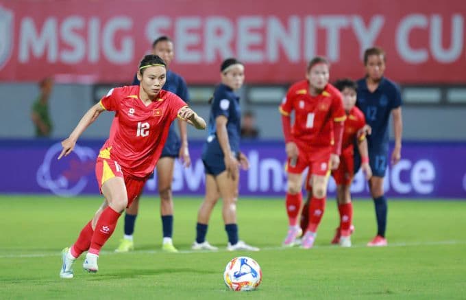 Tiền đạo Hải Yến ghi bàn trong trận ra quân ấn tượng của tuyển nữ Việt Nam tại ASEAN Cup 2025.