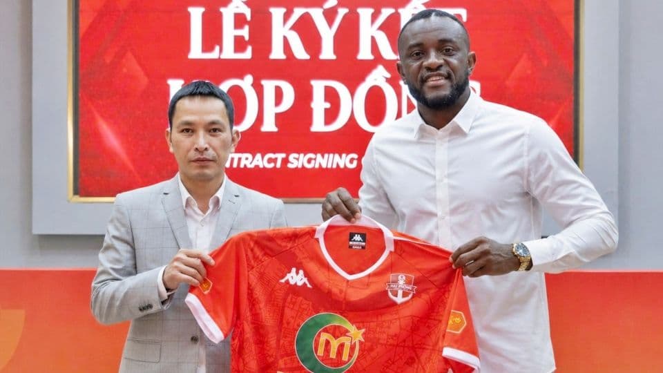 Tiền đạo Joel Tagueu của Hải Phòng ký hợp đồng gia hạn