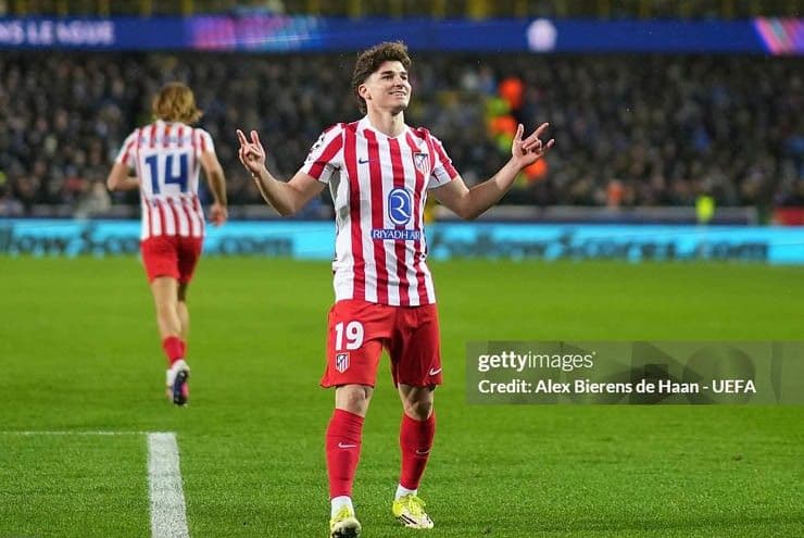 Tiền đạo Julian Alvarez của Atletico Madrid ăn mừng bàn thắng trong trận đấu