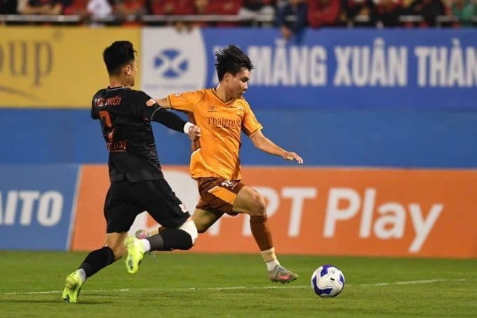 Tiền đạo Nguyễn Minh Tâm của Hoàng Anh Gia Lai ghi bàn mở tỷ số ở phút 16.