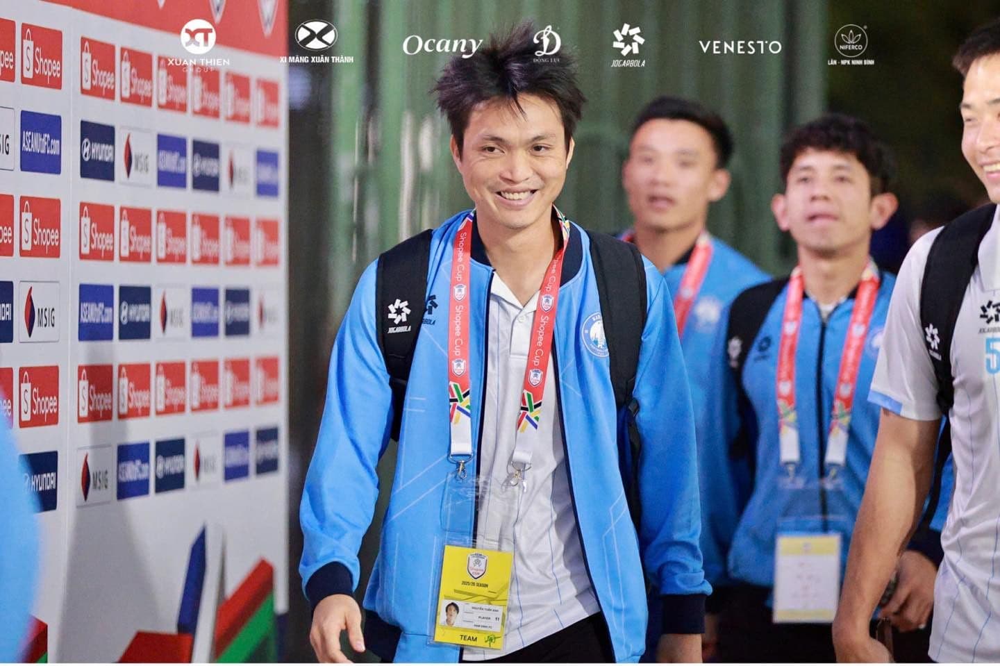 Tiền vệ Tuấn Anh của Nam Định, người được kỳ vọng tạo đột biến trước hàng phòng ngự Lion City Sailors.