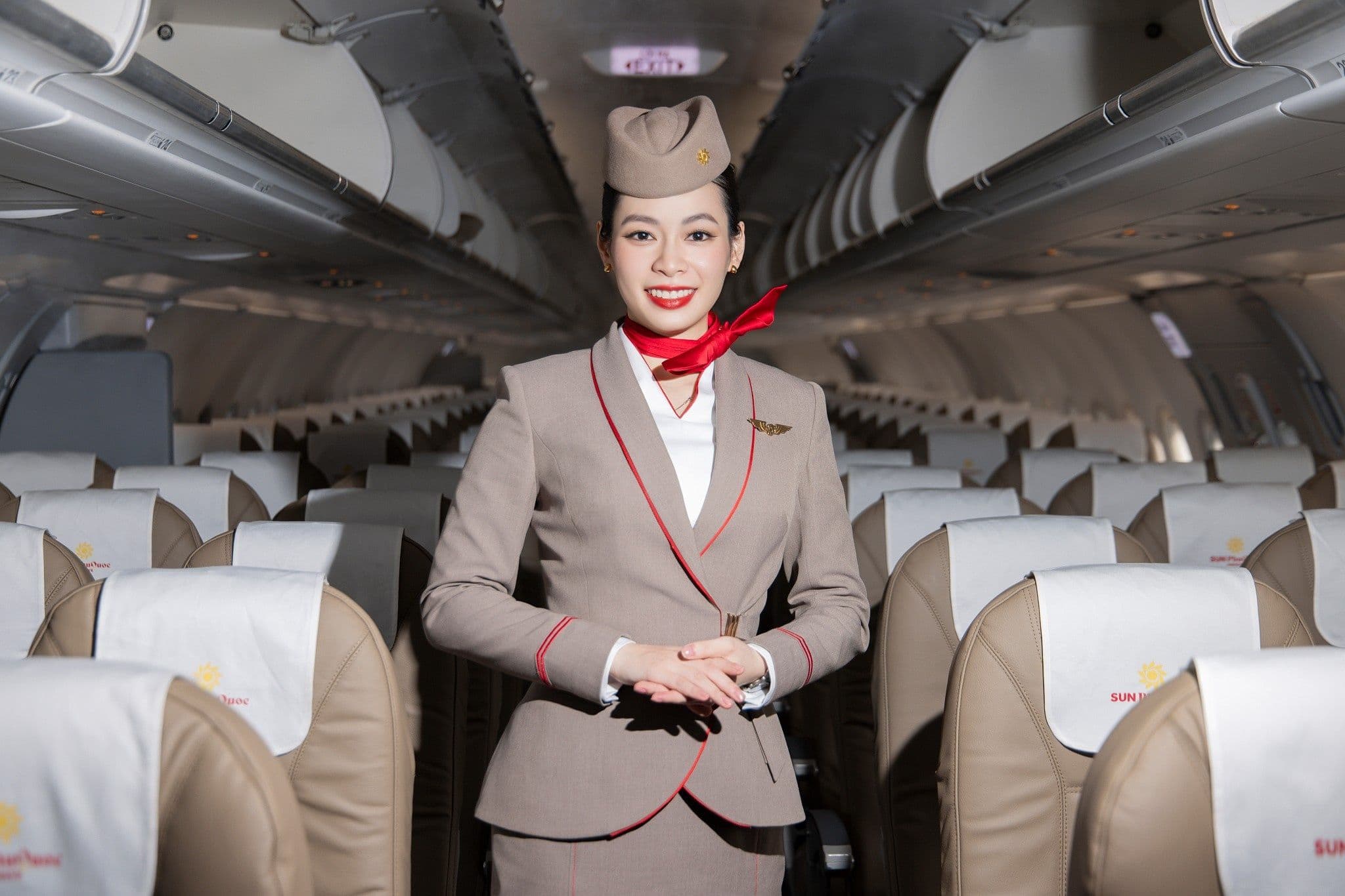 Tiếp viên hàng không Sun Phu Quoc Airways sẵn sàng kết nối Phú Quốc với thế giới, mở rộng mạng lưới bay quốc tế.