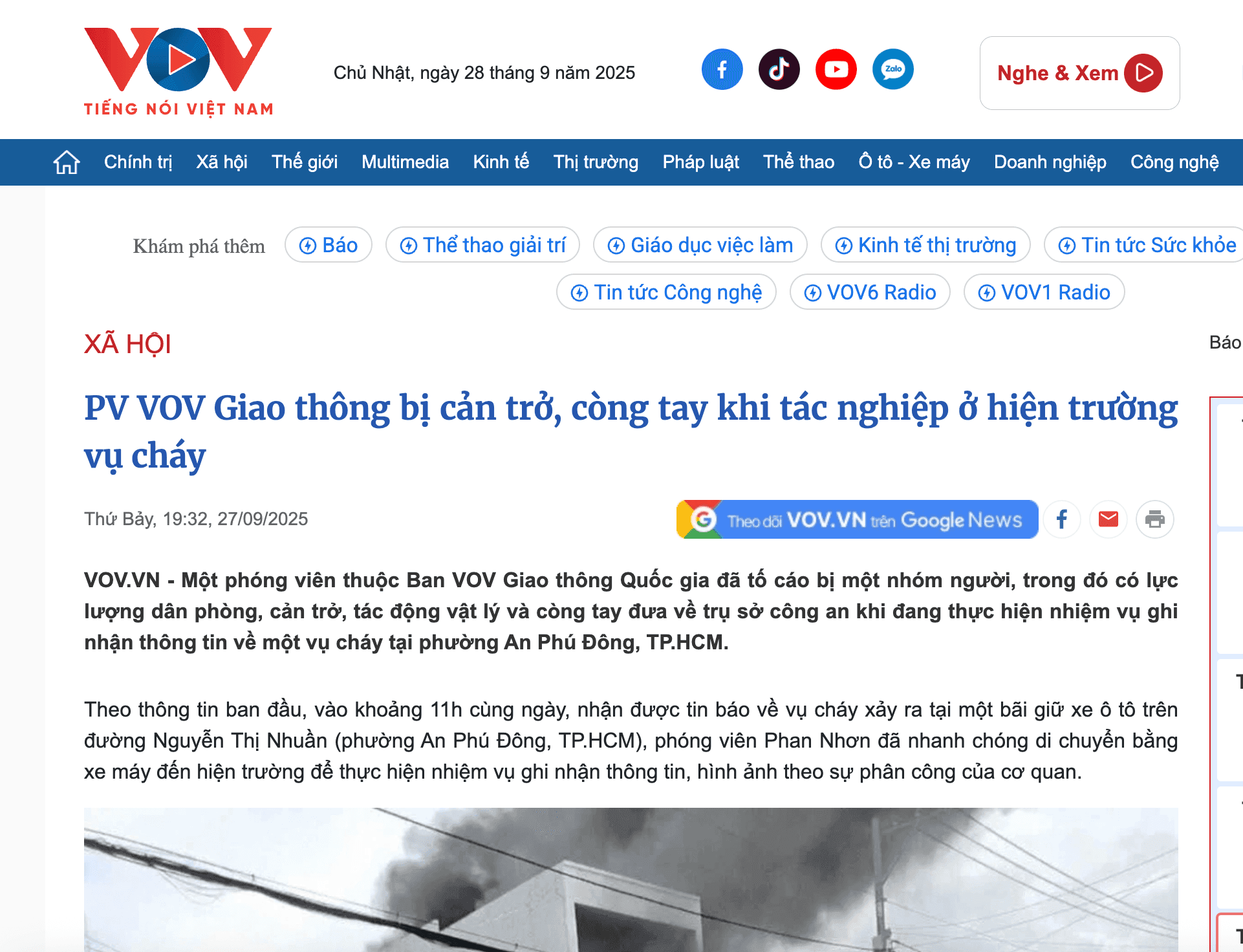 Tiêu đề bài báo về vụ việc phóng viên VOV Giao thông bị cản trở và còng tay khi tác nghiệp tại hiện trường vụ cháy.