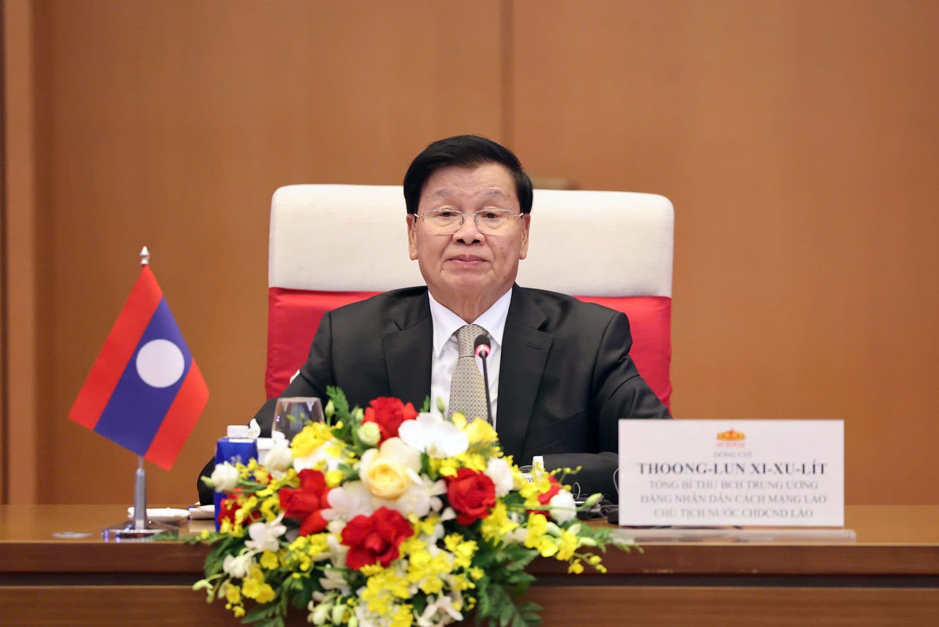 Tổng Bí thư, Chủ tịch nước Lào Thongloun Sisoulith tại cuộc họp, thể hiện dấu ấn cá nhân trong việc định hình quan hệ Việt-Lào.