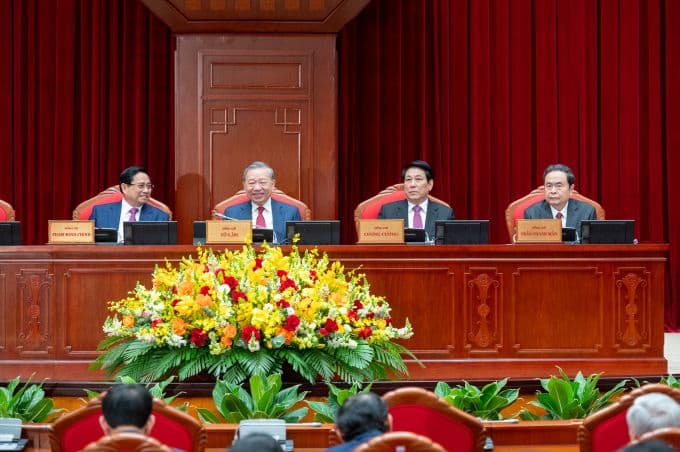 Tổng Bí thư Tô Lâm, Chủ tịch nước Lương Cường, Thủ tướng Phạm Minh Chính và Chủ tịch Quốc hội Trần Thanh Mẫn tại Hội nghị Trung ương 14.