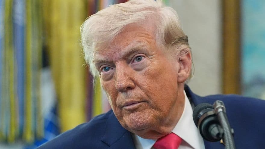 Tổng thống Donald Trump phát biểu về kế hoạch 15 điểm với Iran, thể hiện sự tự tin vào khả năng định hình thực tại bằng lời nói.