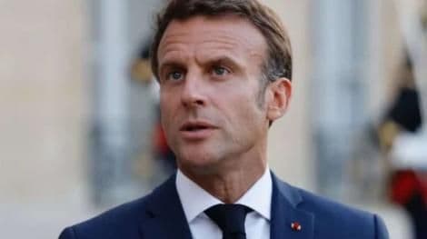 Tổng thống Emmanuel Macron, người đã đồng thuận với quyết định bỏ phiếu tín nhiệm của Thủ tướng Bayrou.