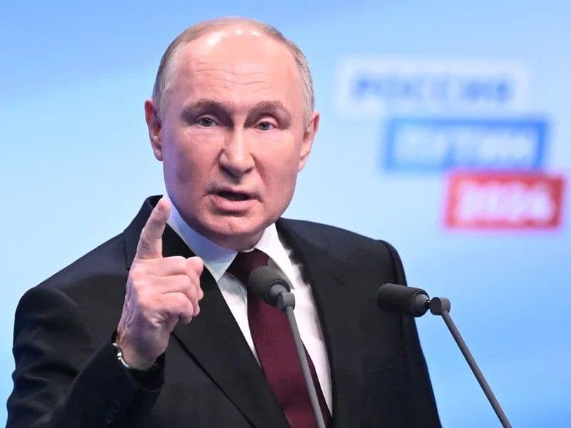 Tổng thống Nga Vladimir Putin phát biểu, đề cập đến sức mạnh kinh tế của khối BRICS.