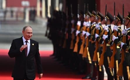 Tổng thống Vladimir Putin đến dự một sự kiện quân sự, thể hiện sự gắn kết giữa Moscow và Bình Nhưỡng.