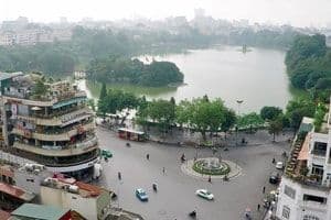 Toàn cảnh giao thông đô thị, minh họa vai trò quản lý của biển số xe trong trật tự an toàn giao thông.