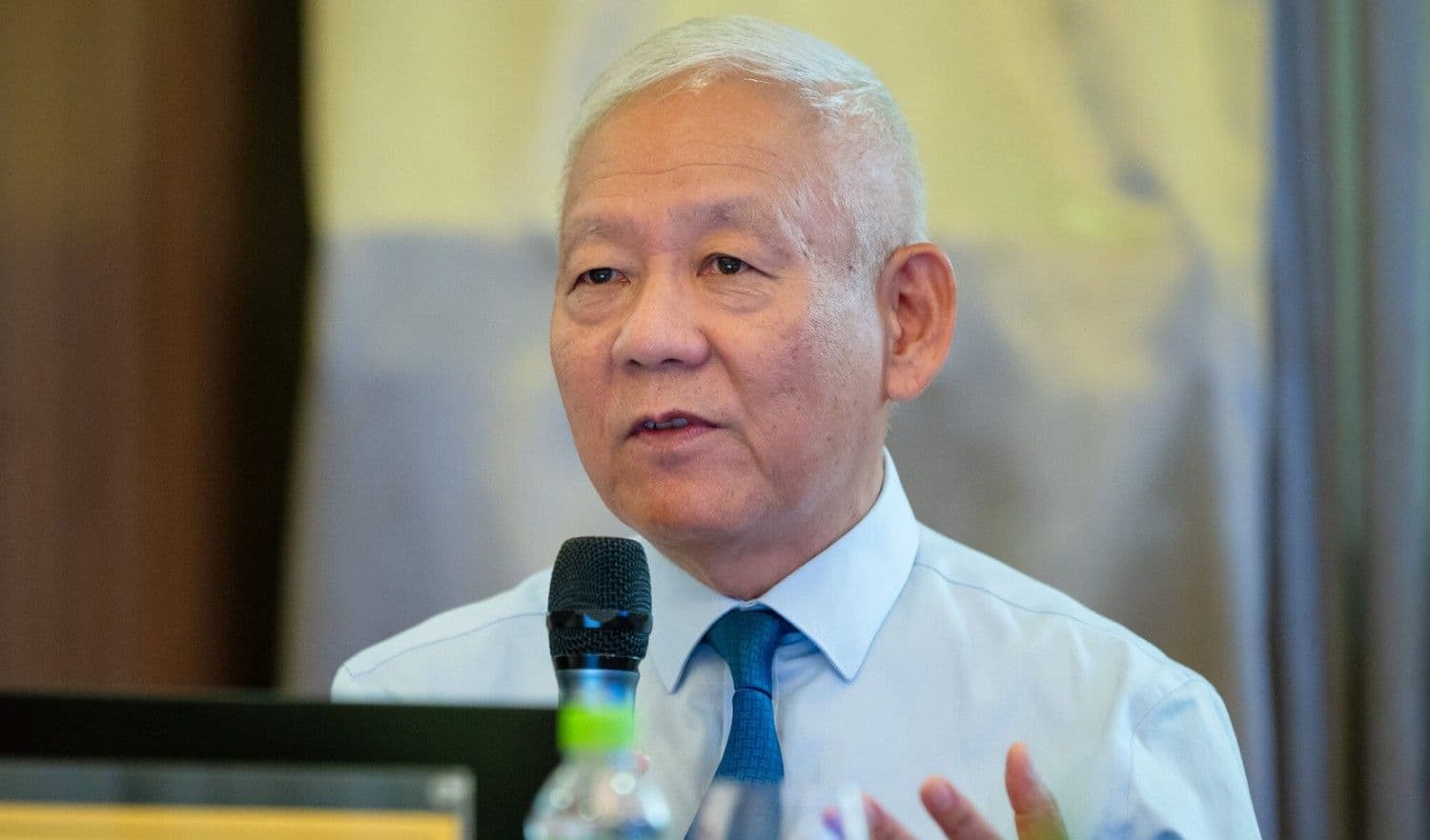 Toàn cảnh giàn khoan và cơ sở hạ tầng dầu khí ngoài khơi, biểu tượng của an ninh năng lượng và mục tiêu bảo vệ trong kỷ nguyên số.