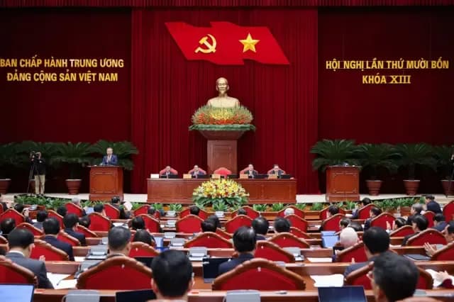 Toàn cảnh Hội nghị Trung ương Đảng Cộng sản Việt Nam lần thứ 14.