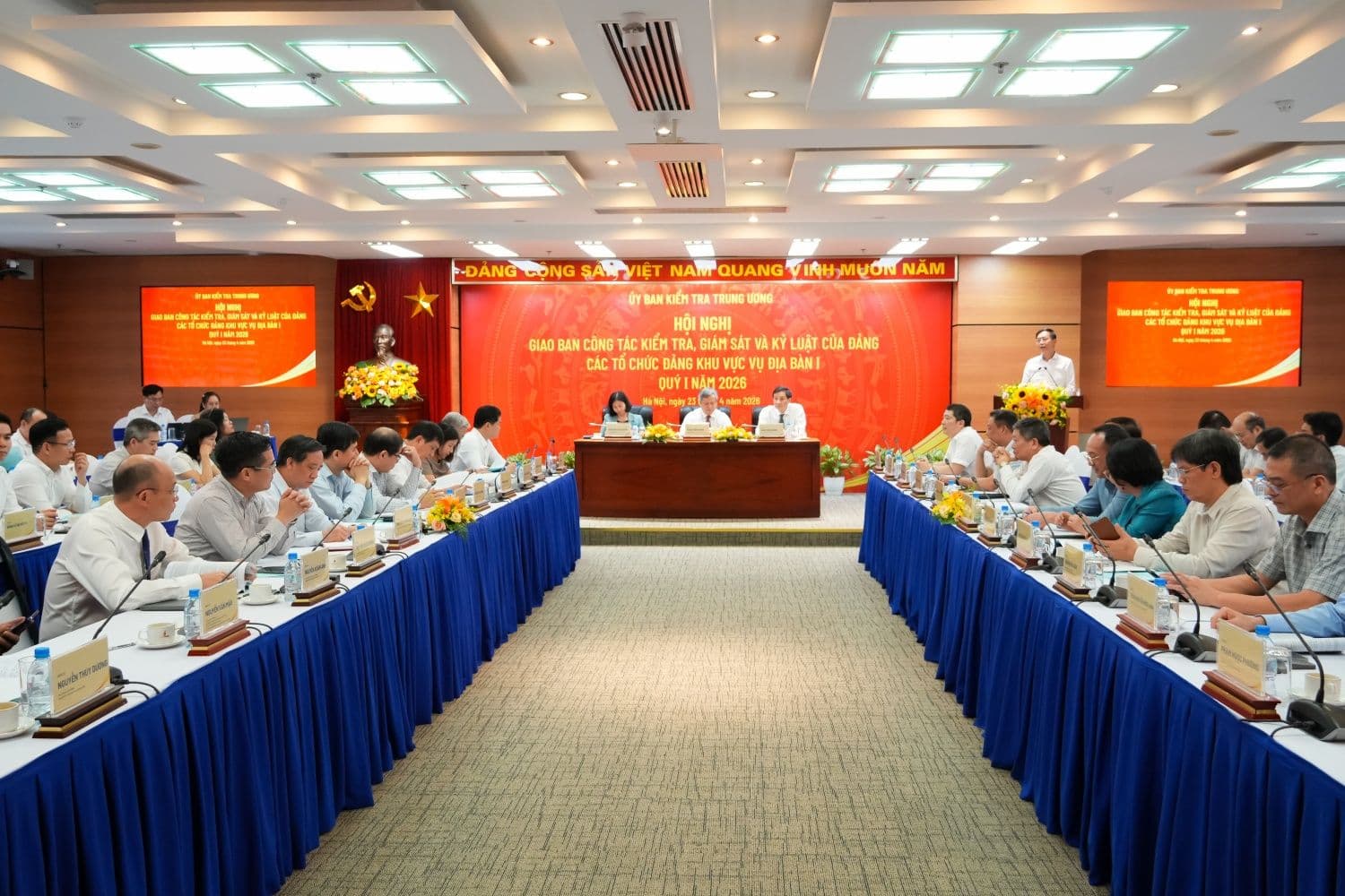 Toàn cảnh hội nghị về công tác kiểm tra, giám sát và kỷ luật của Đảng, nhấn mạnh tầm quan trọng của công cụ quản lý.