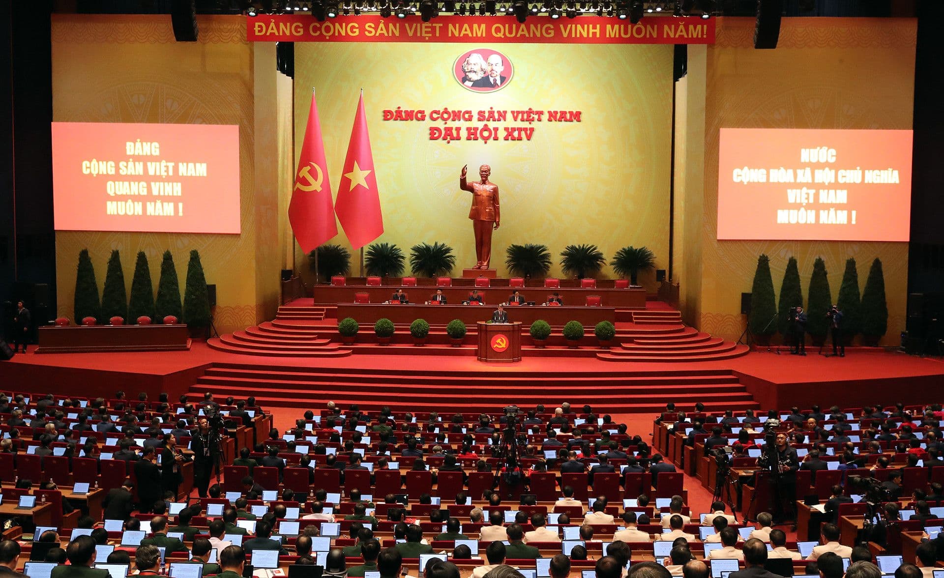 Toàn cảnh Đại hội đại biểu toàn quốc lần thứ XIV của Đảng Cộng sản Việt Nam tại Trung tâm Hội nghị Quốc gia, Hà Nội